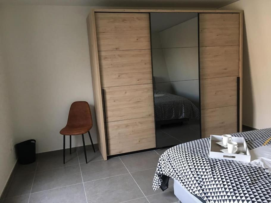 Leuk Overnachten In Hartje Laarne, Dicht Bij Gent! Экстерьер фото