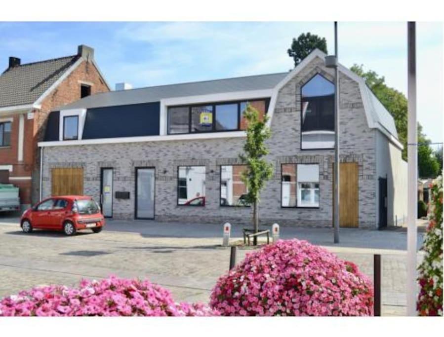 Leuk Overnachten In Hartje Laarne, Dicht Bij Gent! Экстерьер фото